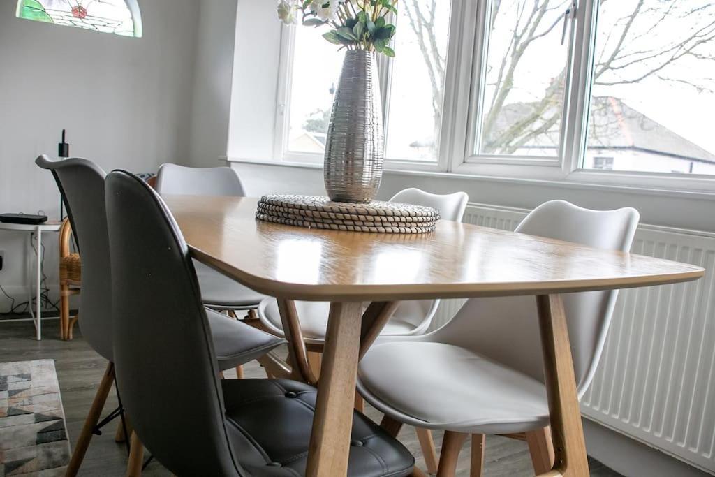 Stylish Retreat In Leigh-On-Sea Daire Southend-on-Sea Dış mekan fotoğraf