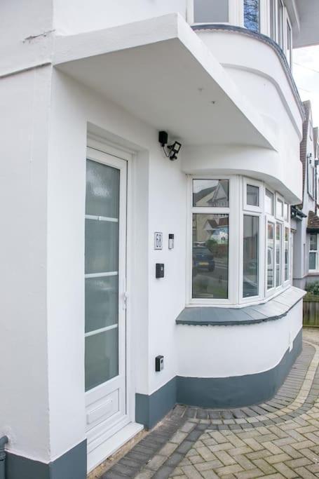 Stylish Retreat In Leigh-On-Sea Daire Southend-on-Sea Dış mekan fotoğraf