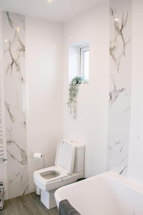 Stylish Retreat In Leigh-On-Sea Daire Southend-on-Sea Dış mekan fotoğraf