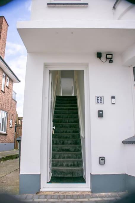 Stylish Retreat In Leigh-On-Sea Daire Southend-on-Sea Dış mekan fotoğraf