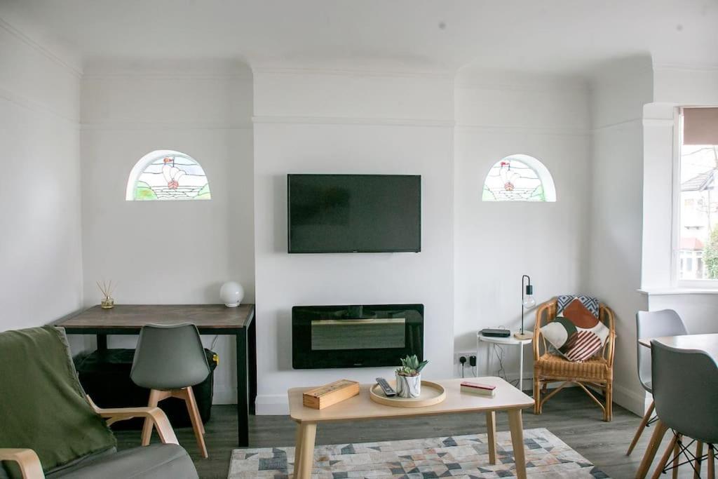 Stylish Retreat In Leigh-On-Sea Daire Southend-on-Sea Dış mekan fotoğraf