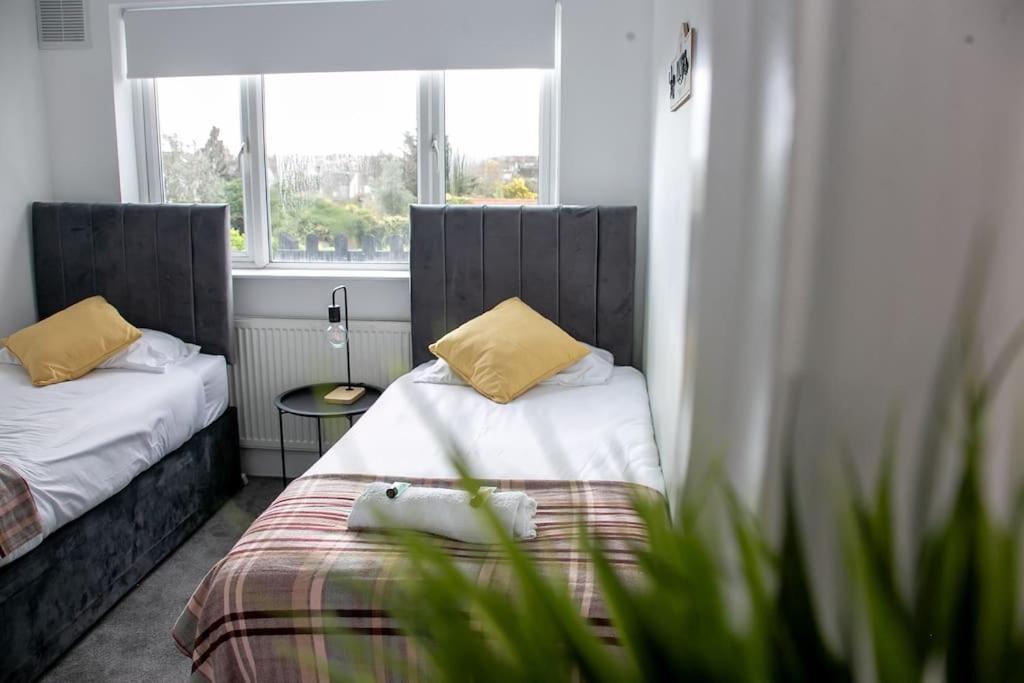 Stylish Retreat In Leigh-On-Sea Daire Southend-on-Sea Dış mekan fotoğraf